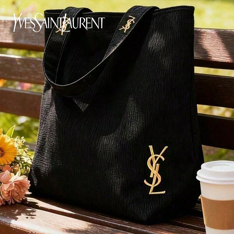 حقيبة كتف من القماش الأسود من  - مراجعة Ysl Beauty Makeup وسعره