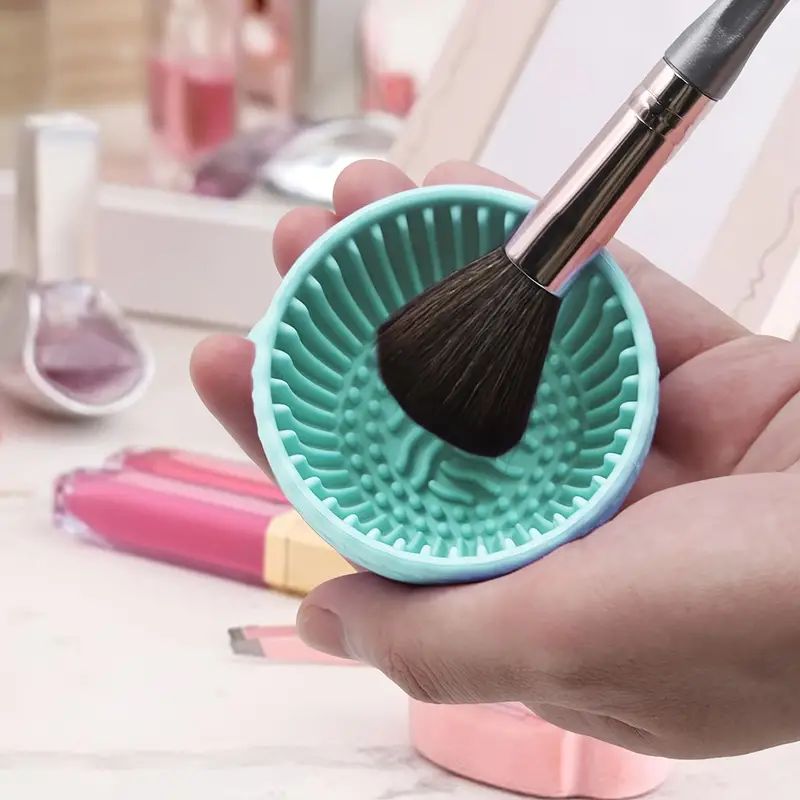 فرشاة تنظيف المكياج كويك كلين  - مراجعة Makeup Brush Set وسعره
