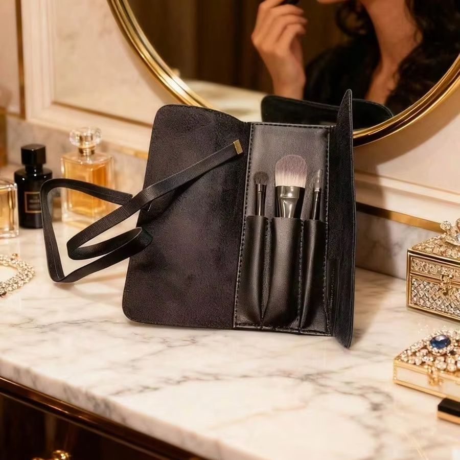 مجموعة فرش مكياج محمولة من YSL - مراجعة Ysl Beauty Makeup وسعره
