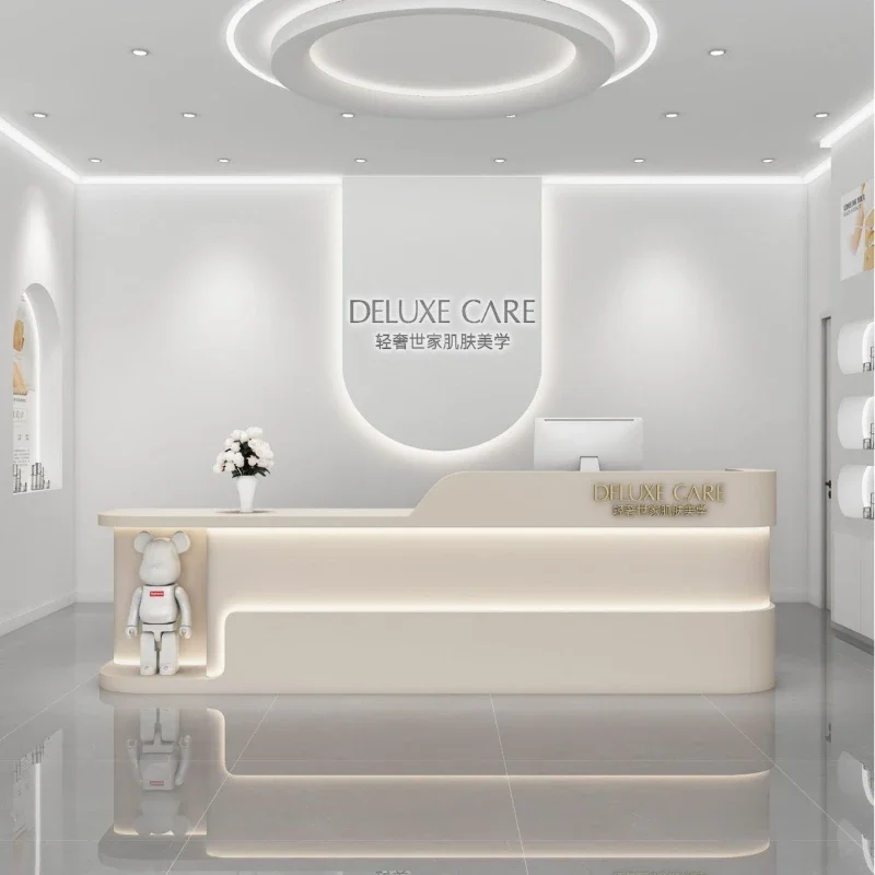 طاولة مكياج عصرية، منصة لمعهد  - مراجعة Beauty Makeup Institute وسعره